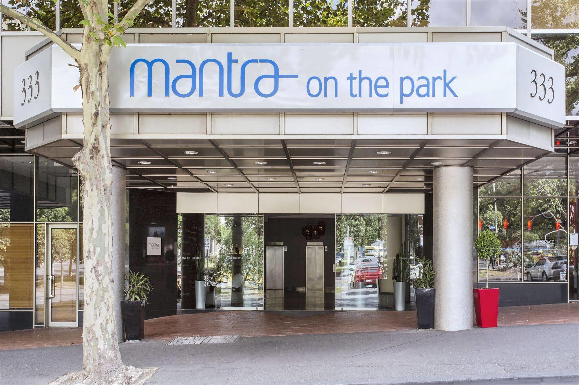 Апарт отель Mantra On The Park Мельбурн Экстерьер фото